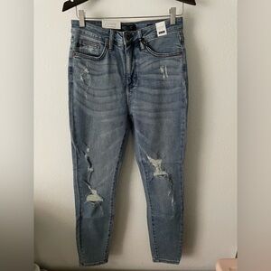 Judy Blue Light Blue Distressed Skinny Jeans. BNWT. Size 9/29